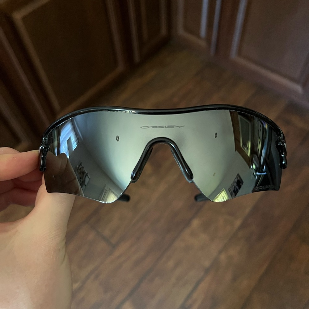 Black Radar Oakley polarized sport sunglasses
